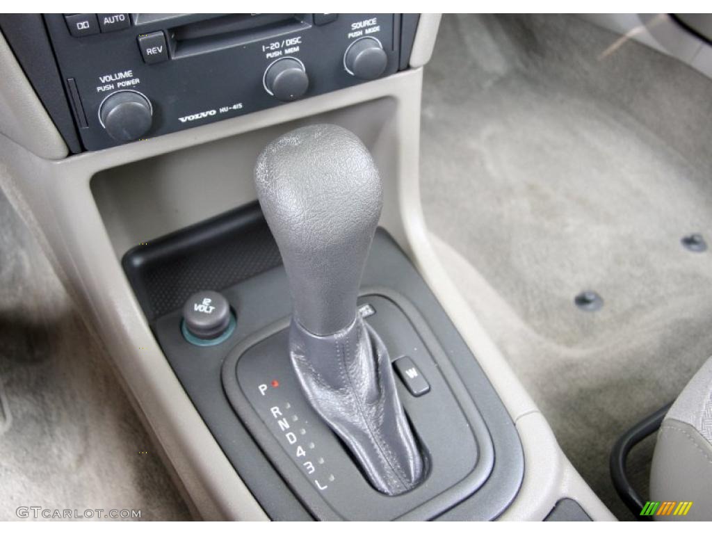 2002 V40  - Torch Red Metallic / Taupe/Light Taupe photo #24