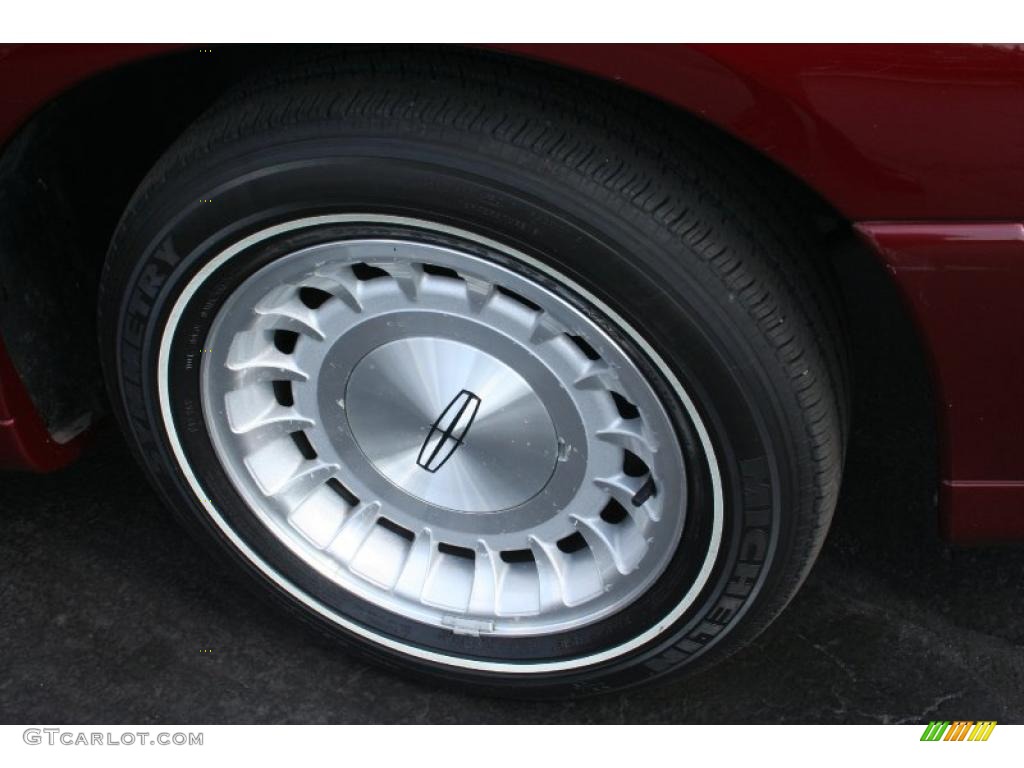 1998 Town Car Signature - Toreador Red Metallic / Light Graphite photo #11