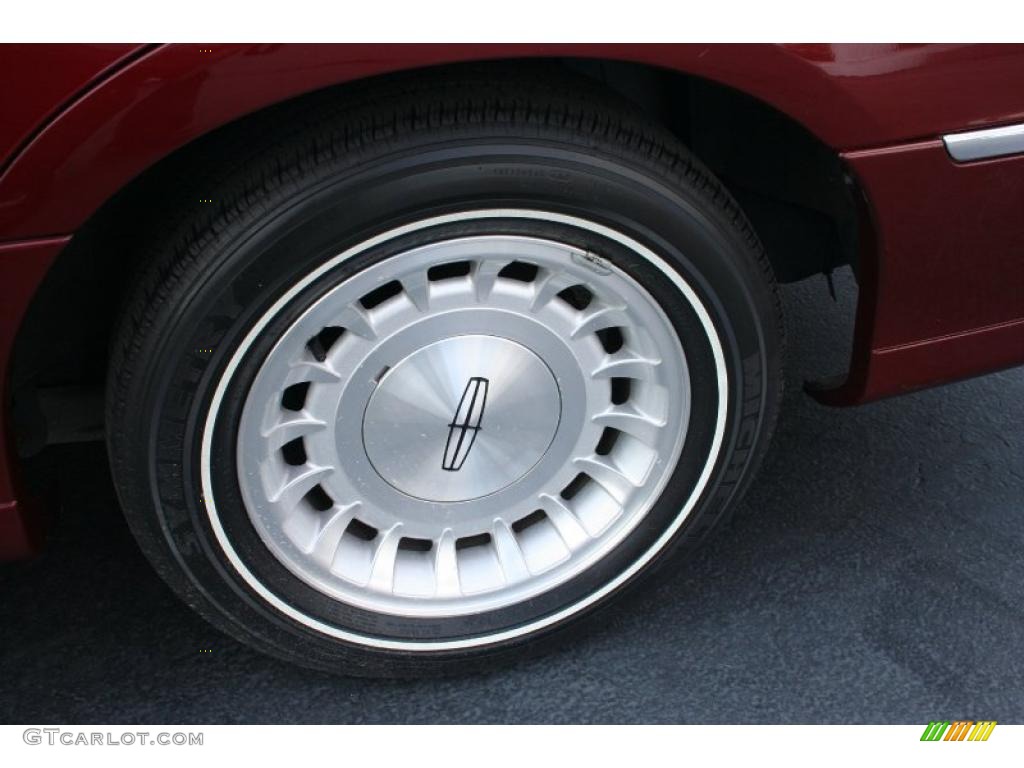 1998 Town Car Signature - Toreador Red Metallic / Light Graphite photo #13