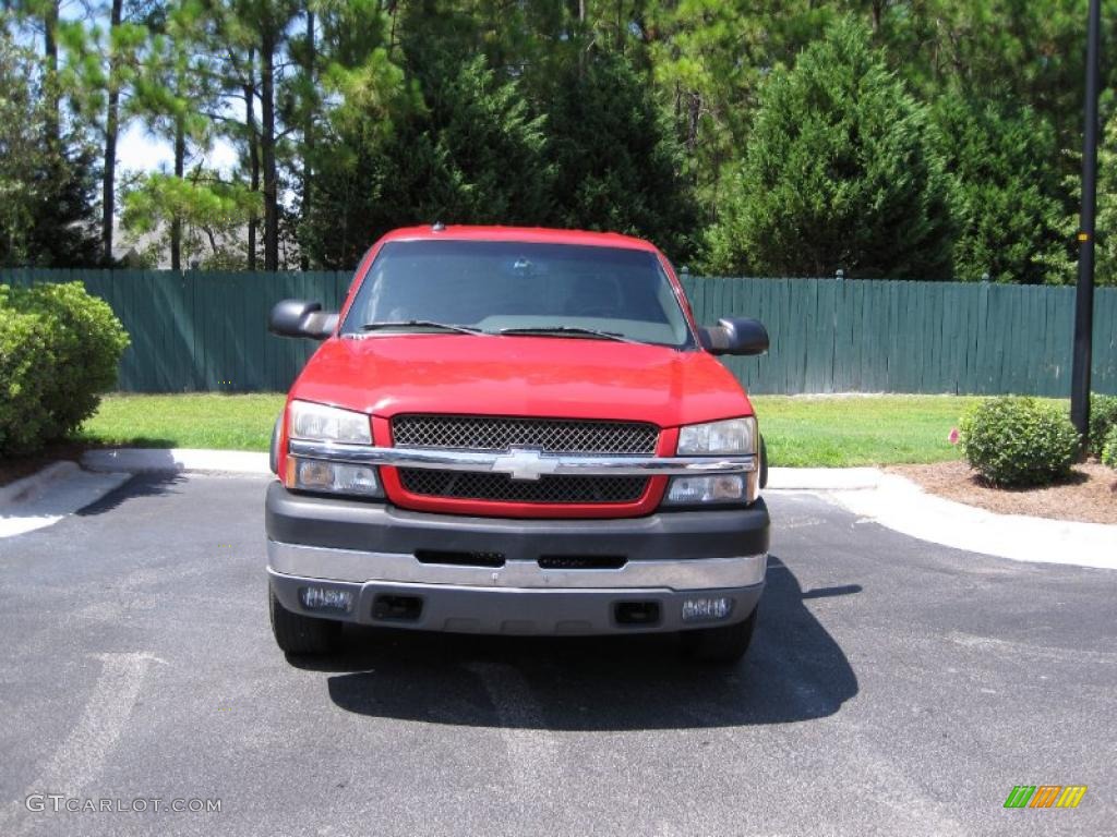 2003 Silverado 2500HD LS Crew Cab 4x4 - Victory Red / Medium Gray photo #13