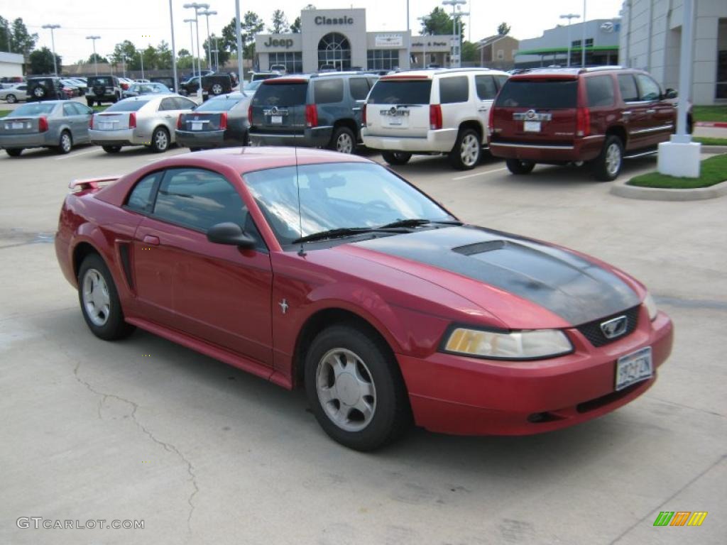 2000 Mustang V6 Coupe - Laser Red Metallic / Medium Graphite photo #1