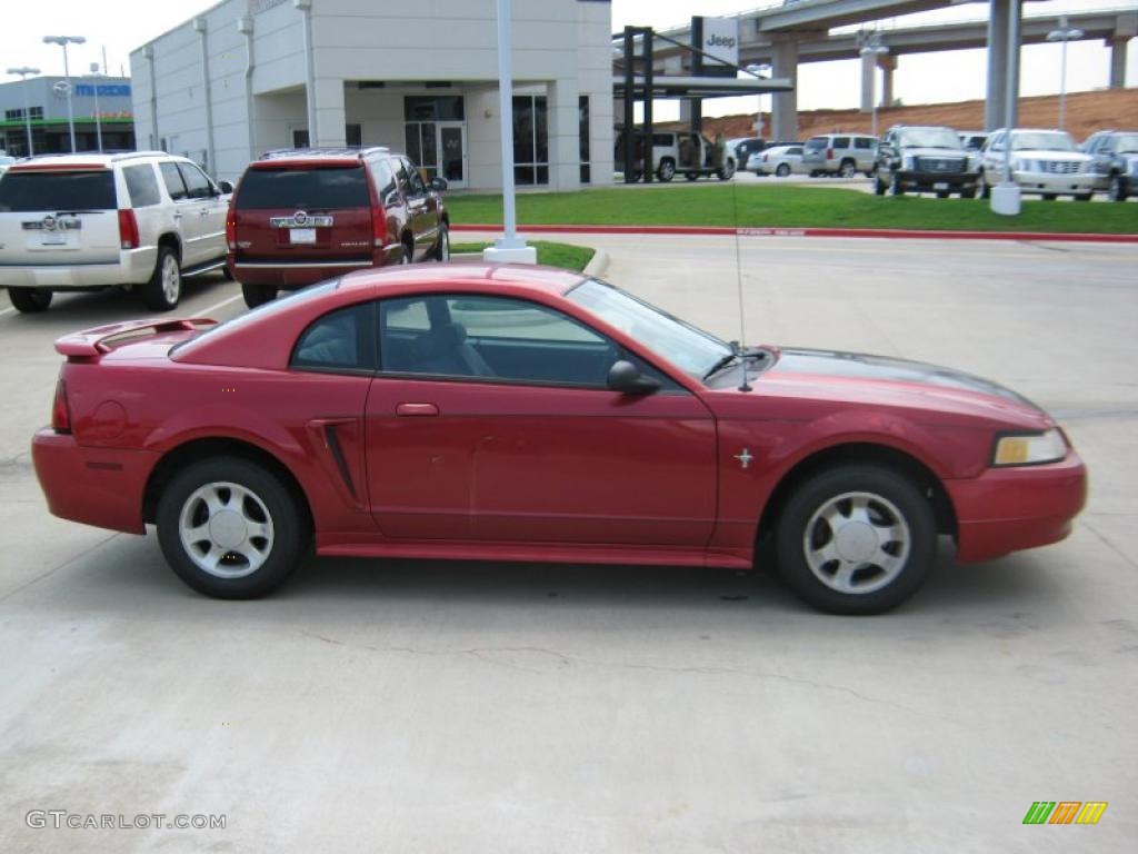 2000 Mustang V6 Coupe - Laser Red Metallic / Medium Graphite photo #2