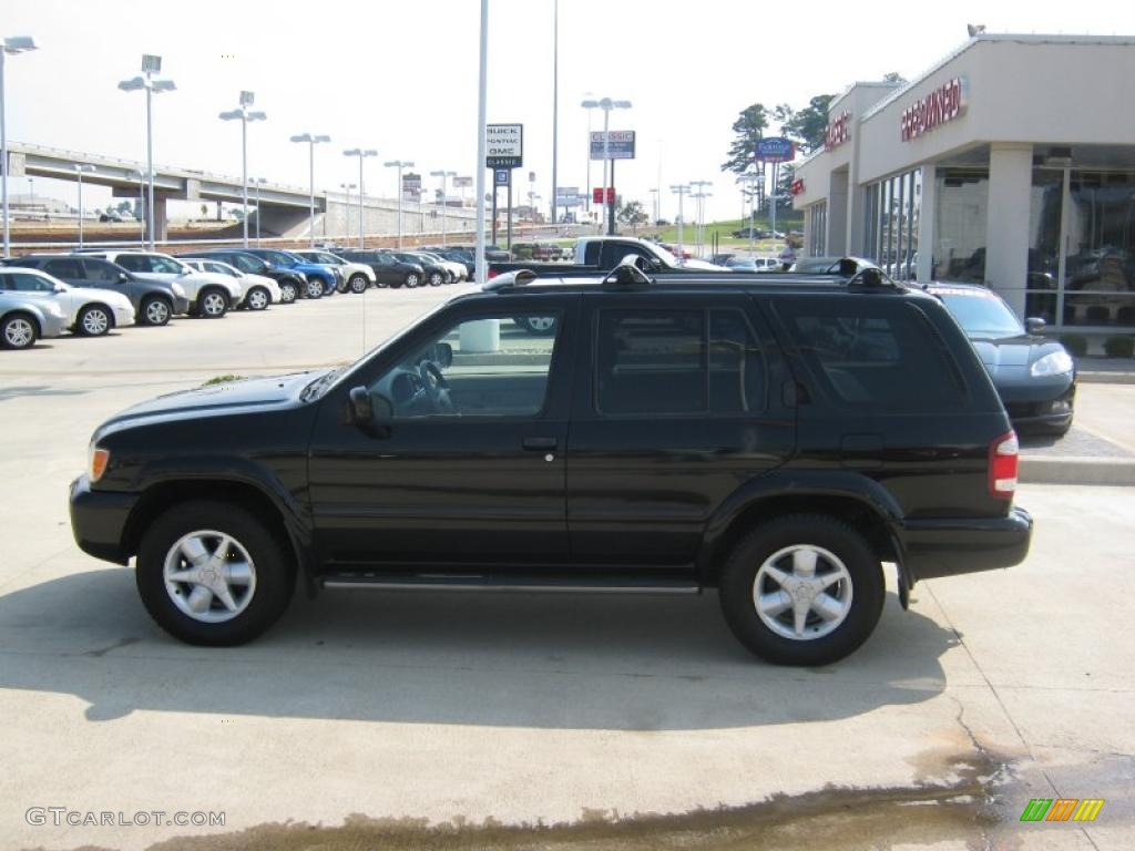 2001 Pathfinder LE - Super Black / Beige photo #2