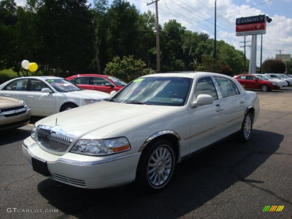 2004 Town Car Ultimate - Ceramic White Tri-Coat / Shale/Dove photo #1