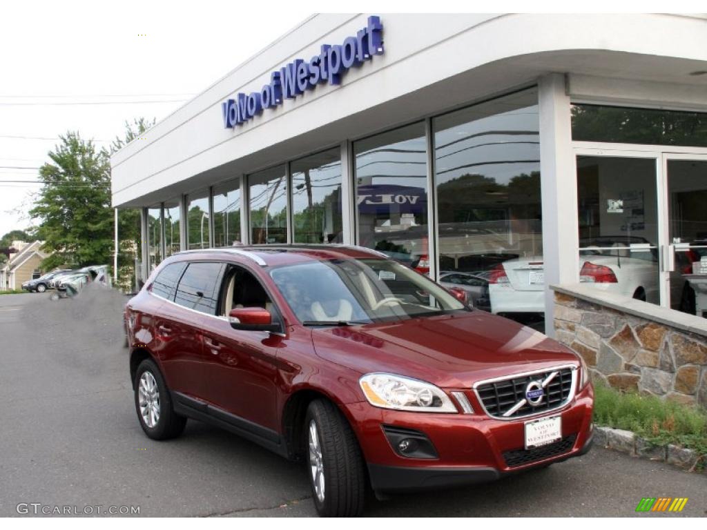 Maple Red Metallic Volvo XC60