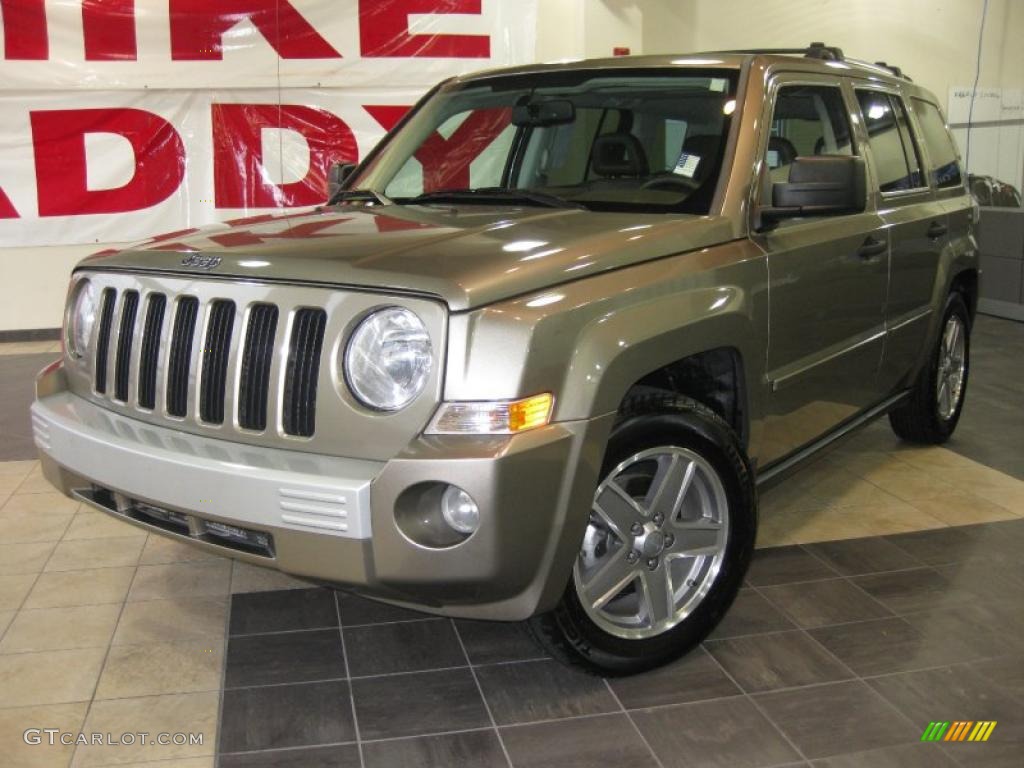 Light Khaki Metallic Jeep Patriot