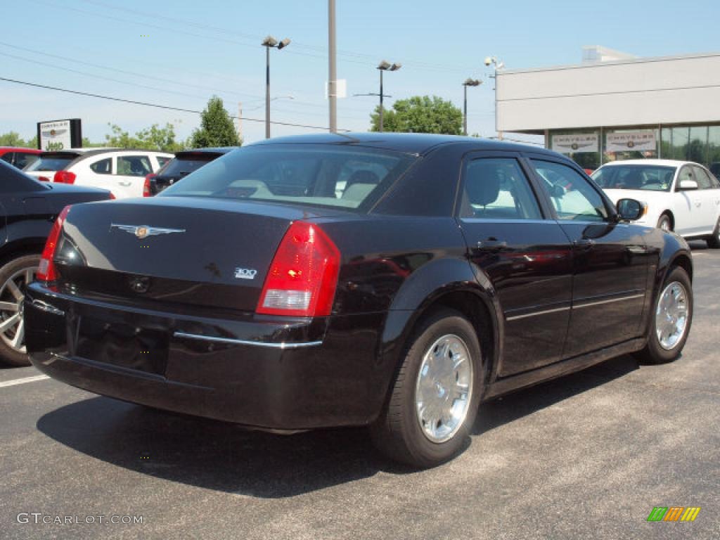 2005 300 Touring - Brilliant Black Crystal Pearl / Dark Slate Gray/Light Graystone photo #3