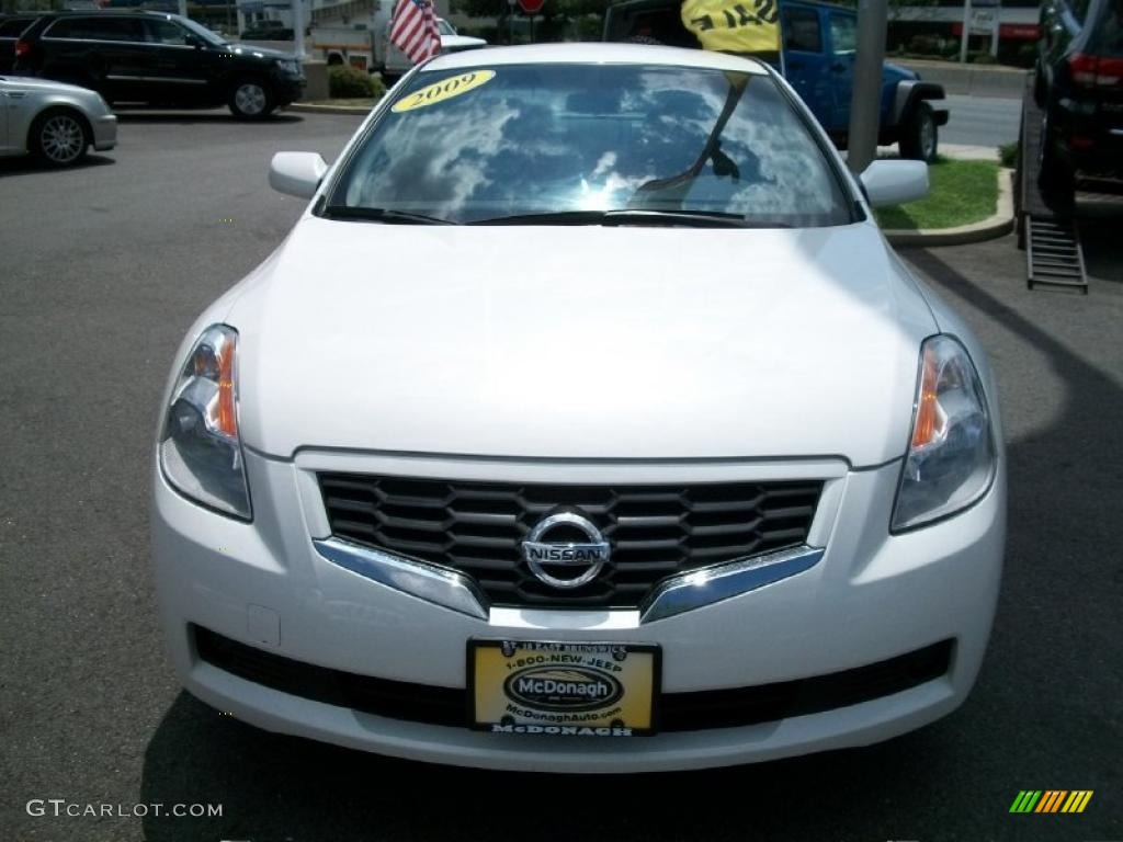 2009 Altima 2.5 S Coupe - Winter Frost Pearl / Charcoal photo #2