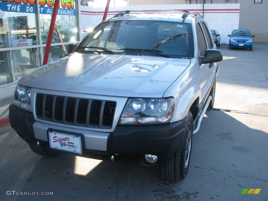 2004 Grand Cherokee Freedom Edition 4x4 - Bright Silver Metallic / Dark Slate Gray photo #3