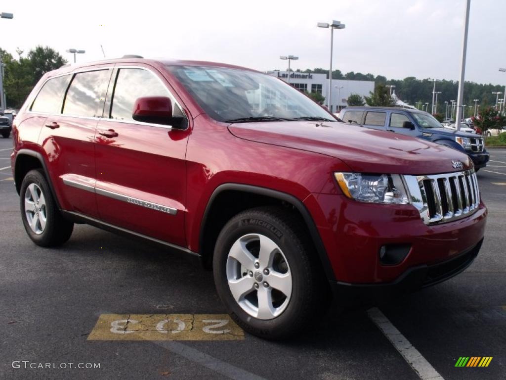 2011 Grand Cherokee Laredo X Package - Inferno Red Crystal Pearl / Black photo #4