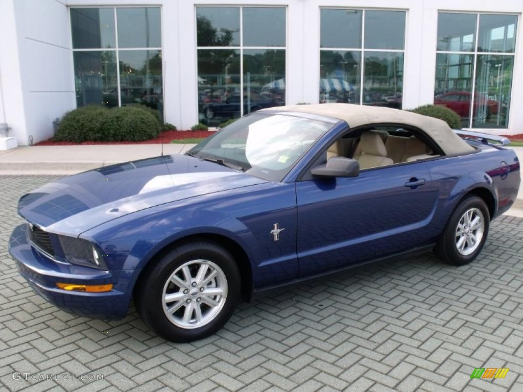 2007 Mustang V6 Deluxe Convertible - Vista Blue Metallic / Medium Parchment photo #17