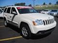 Stone White - Grand Cherokee Laredo Photo No. 2