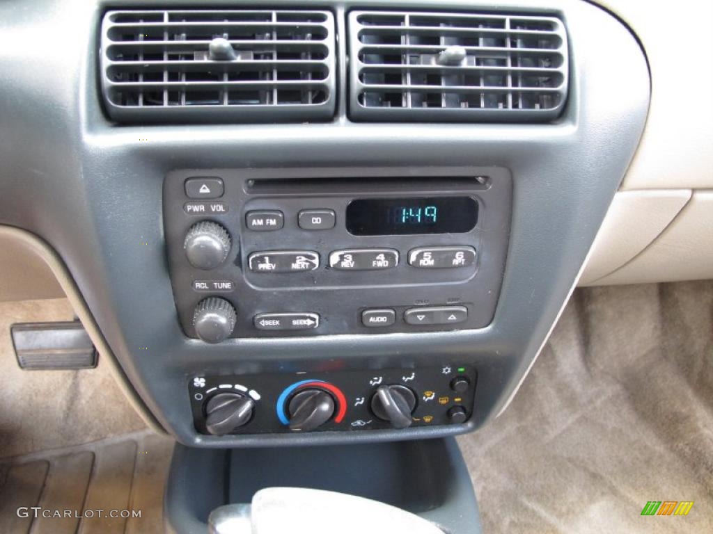 2003 Cavalier Coupe - Dark Green Metallic / Graphite Gray photo #17