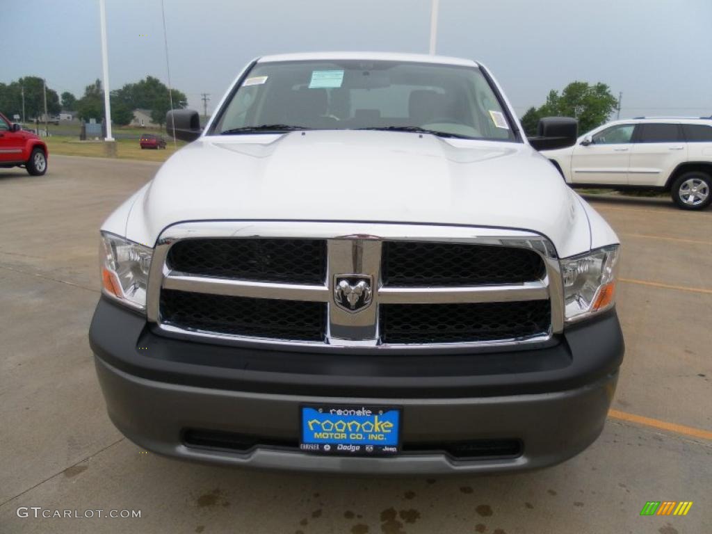 2011 Ram 1500 ST Quad Cab 4x4 - Bright White / Dark Slate Gray/Medium Graystone photo #2