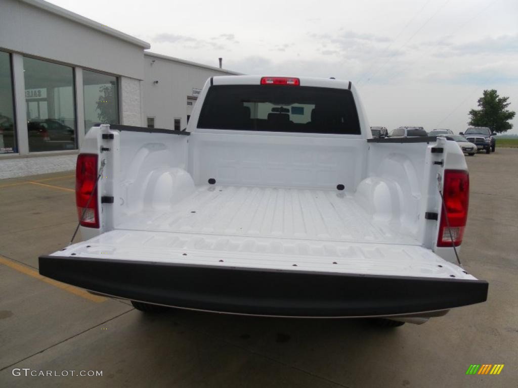 2011 Ram 1500 ST Quad Cab 4x4 - Bright White / Dark Slate Gray/Medium Graystone photo #4