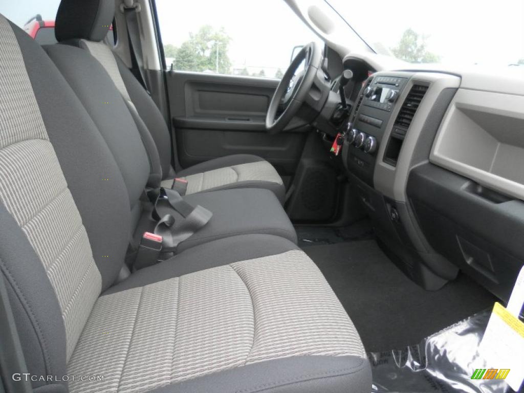 2011 Ram 1500 ST Quad Cab 4x4 - Bright White / Dark Slate Gray/Medium Graystone photo #8