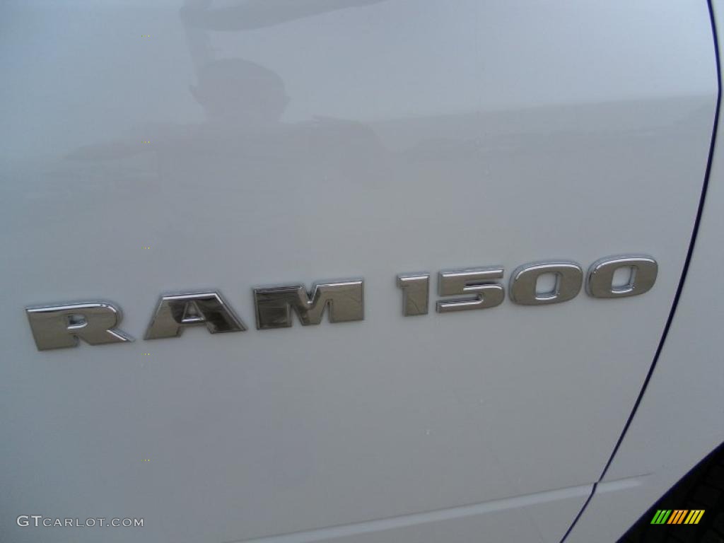 2011 Ram 1500 ST Quad Cab 4x4 - Bright White / Dark Slate Gray/Medium Graystone photo #17