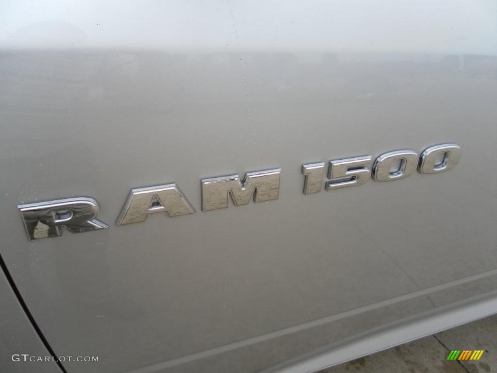 2011 Ram 1500 Big Horn Quad Cab 4x4 - Bright Silver Metallic / Dark Slate Gray/Medium Graystone photo #18