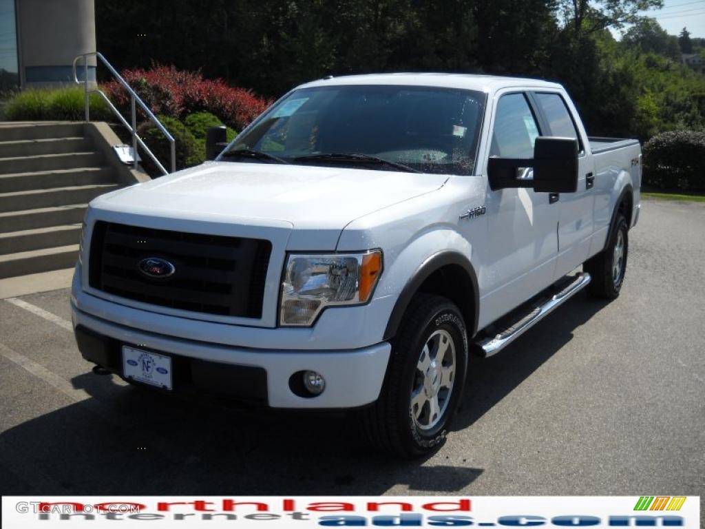 2010 F150 FX4 SuperCrew 4x4 - Oxford White / Medium Stone photo #2