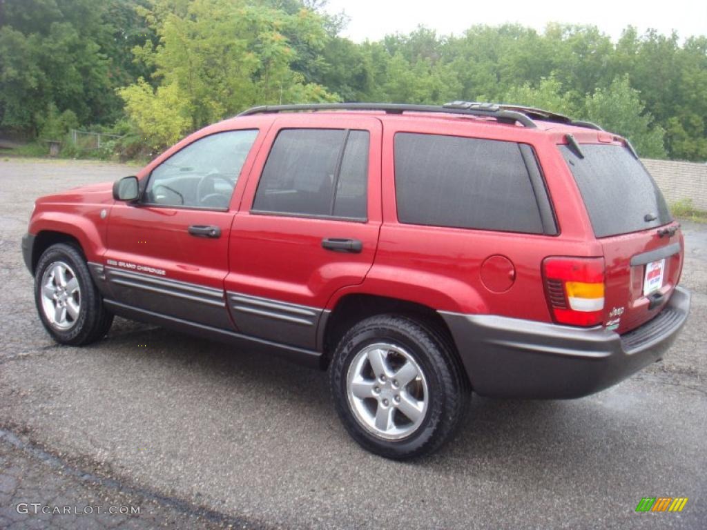 2004 Grand Cherokee Laredo 4x4 - Inferno Red Pearl / Dark Slate Gray photo #6