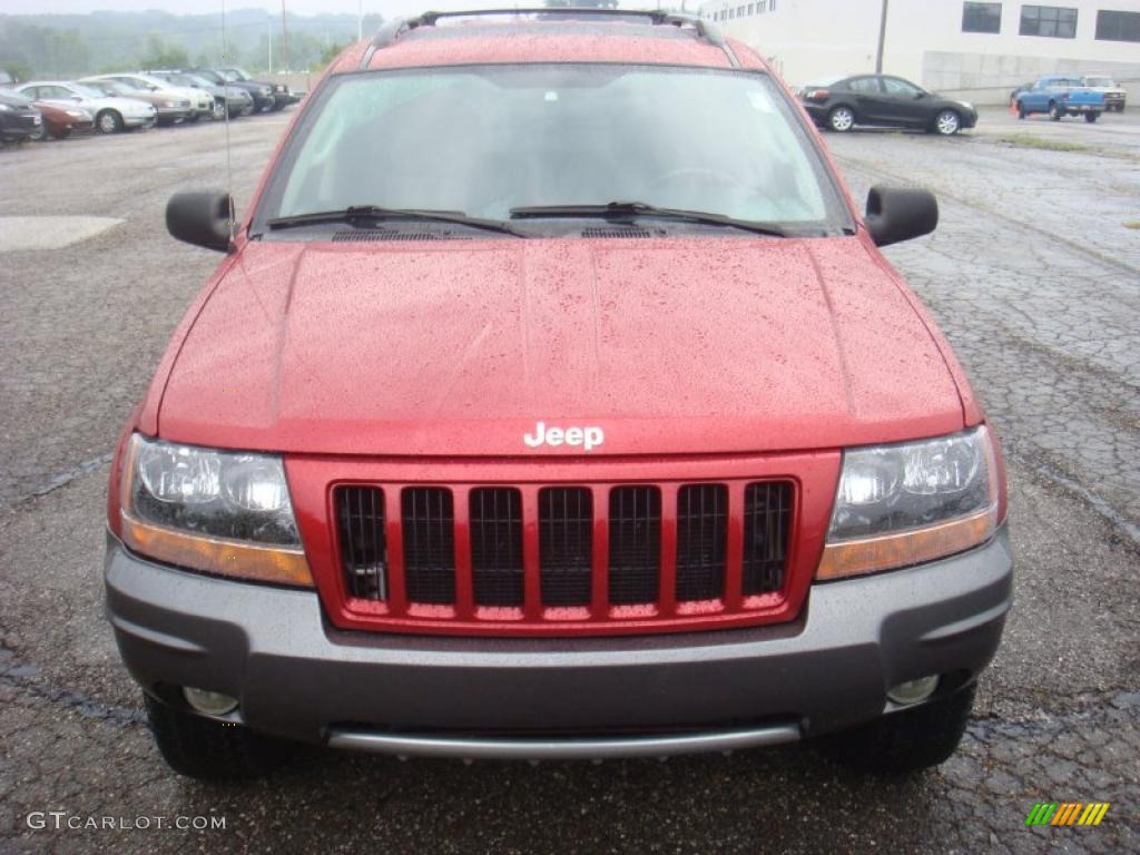 2004 Grand Cherokee Laredo 4x4 - Inferno Red Pearl / Dark Slate Gray photo #7