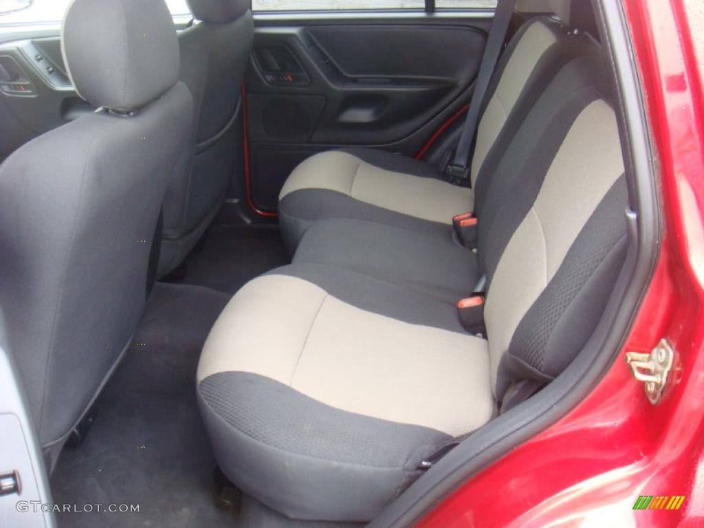 2004 Grand Cherokee Laredo 4x4 - Inferno Red Pearl / Dark Slate Gray photo #11