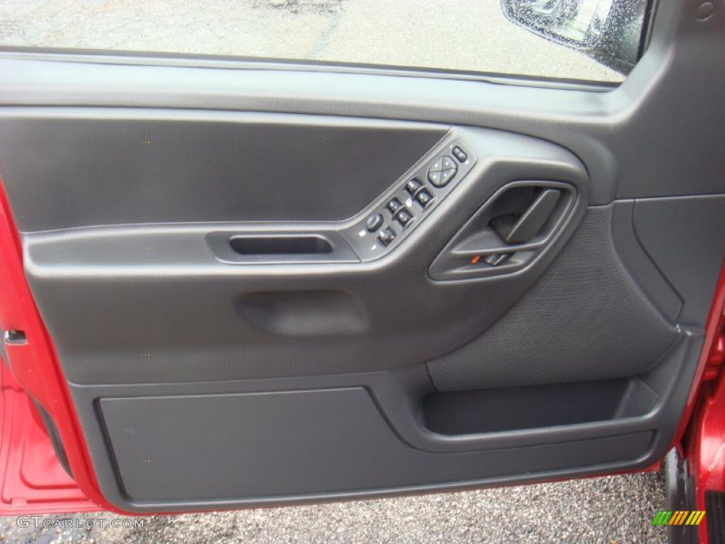 2004 Grand Cherokee Laredo 4x4 - Inferno Red Pearl / Dark Slate Gray photo #15
