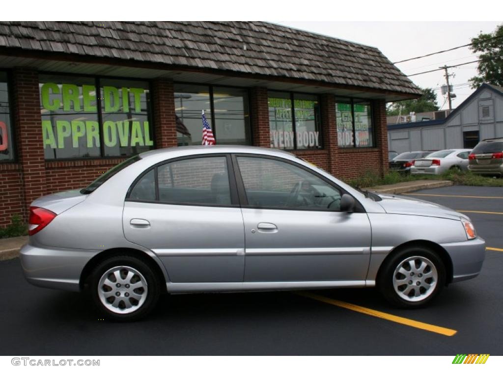 2005 Rio Sedan - Diamond Silver / Gray photo #10