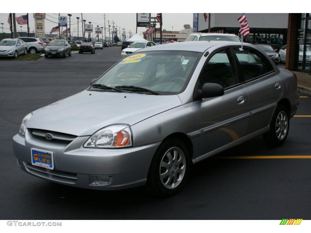 2005 Rio Sedan - Diamond Silver / Gray photo #13