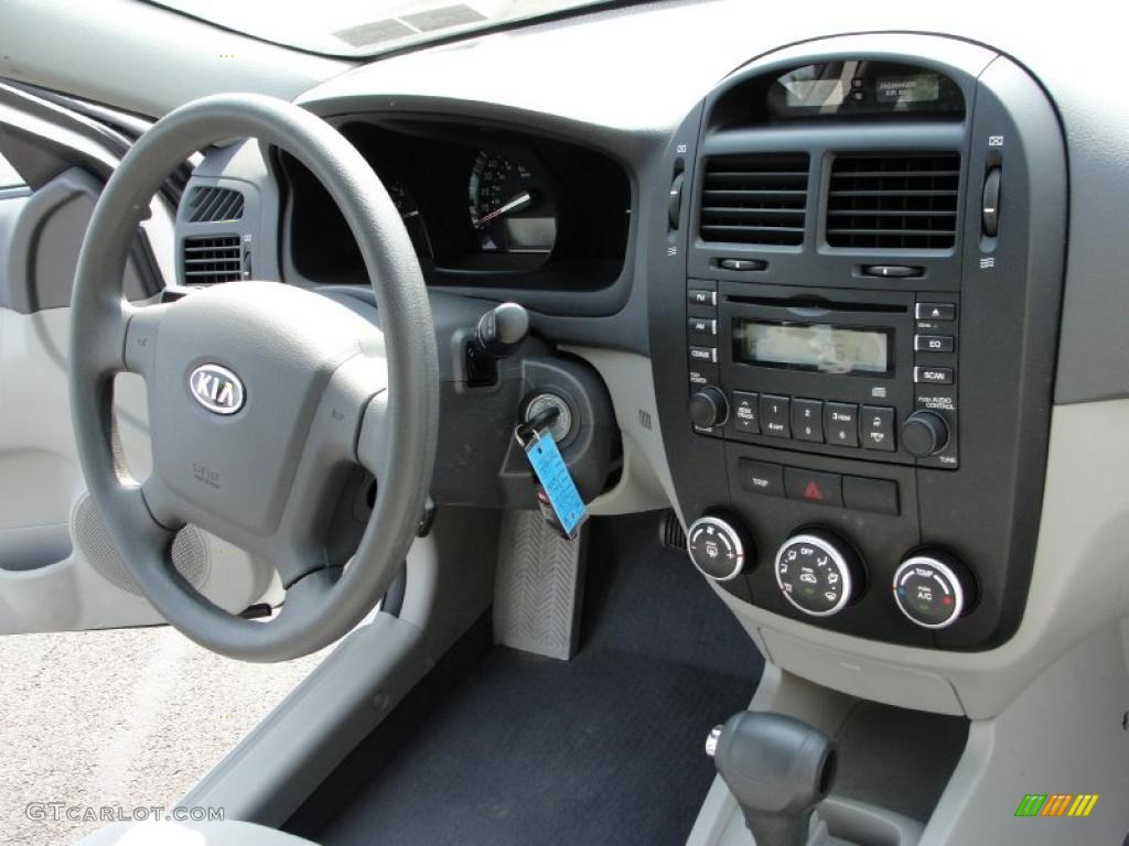 2008 Spectra EX Sedan - White / Gray photo #10