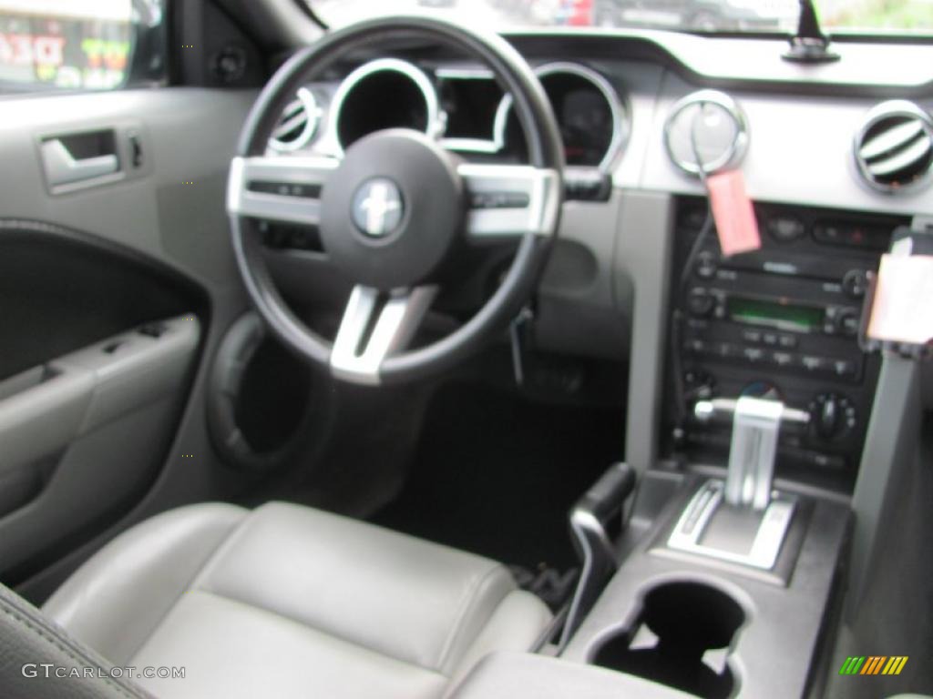 2005 Mustang V6 Premium Convertible - Satin Silver Metallic / Light Graphite photo #4