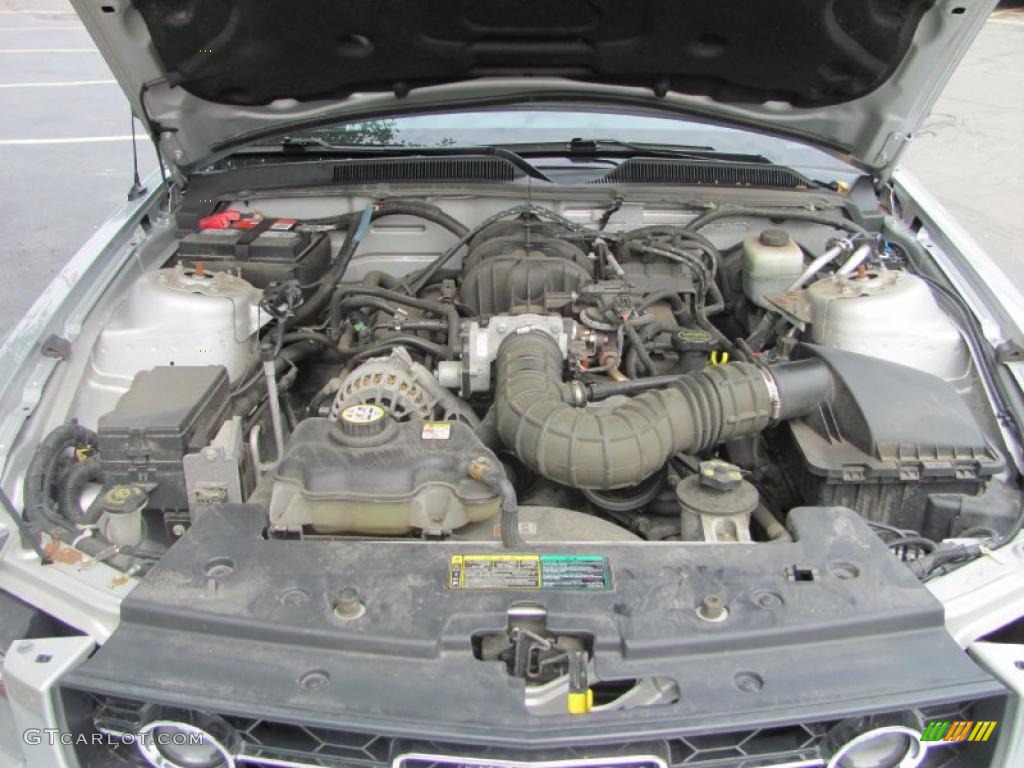 2005 Mustang V6 Premium Convertible - Satin Silver Metallic / Light Graphite photo #34