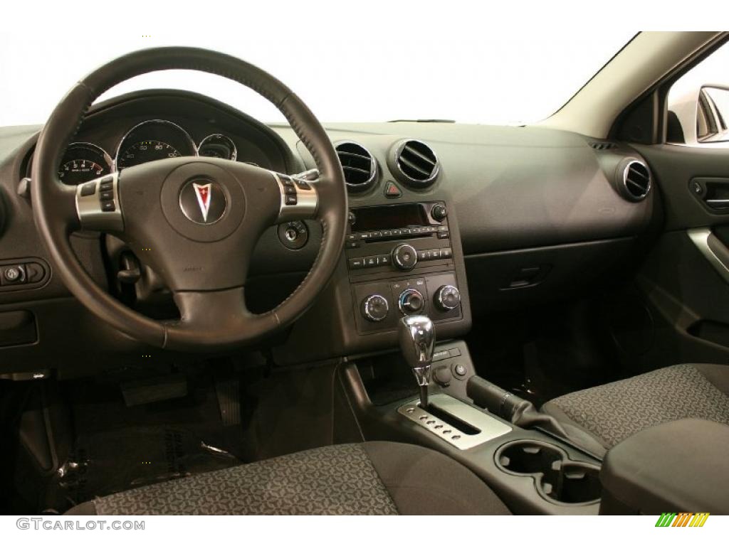 2010 G6 Sedan - Summit White / Ebony photo #11