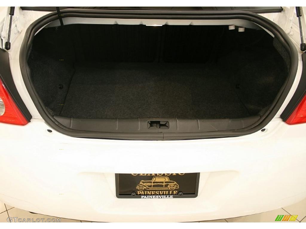 2010 G6 Sedan - Summit White / Ebony photo #24