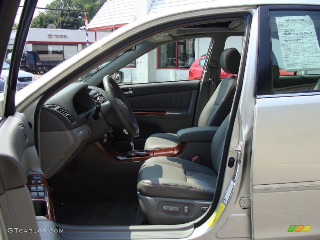 2005 Camry XLE V6 - Lunar Mist Metallic / Gray photo #17