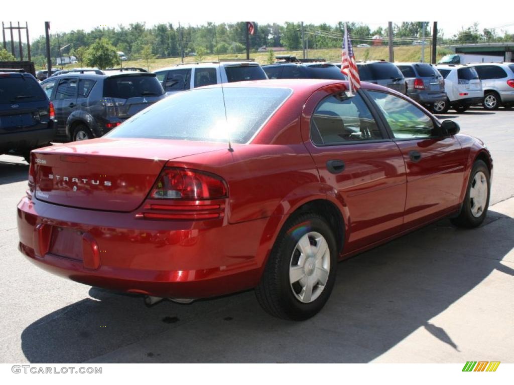 2004 Stratus SE Sedan - Inferno Red Pearlcoat / Dark Slate Gray photo #2
