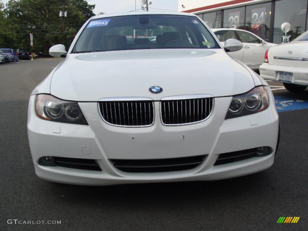 2006 3 Series 330xi Sedan - Alpine White / Black photo #2