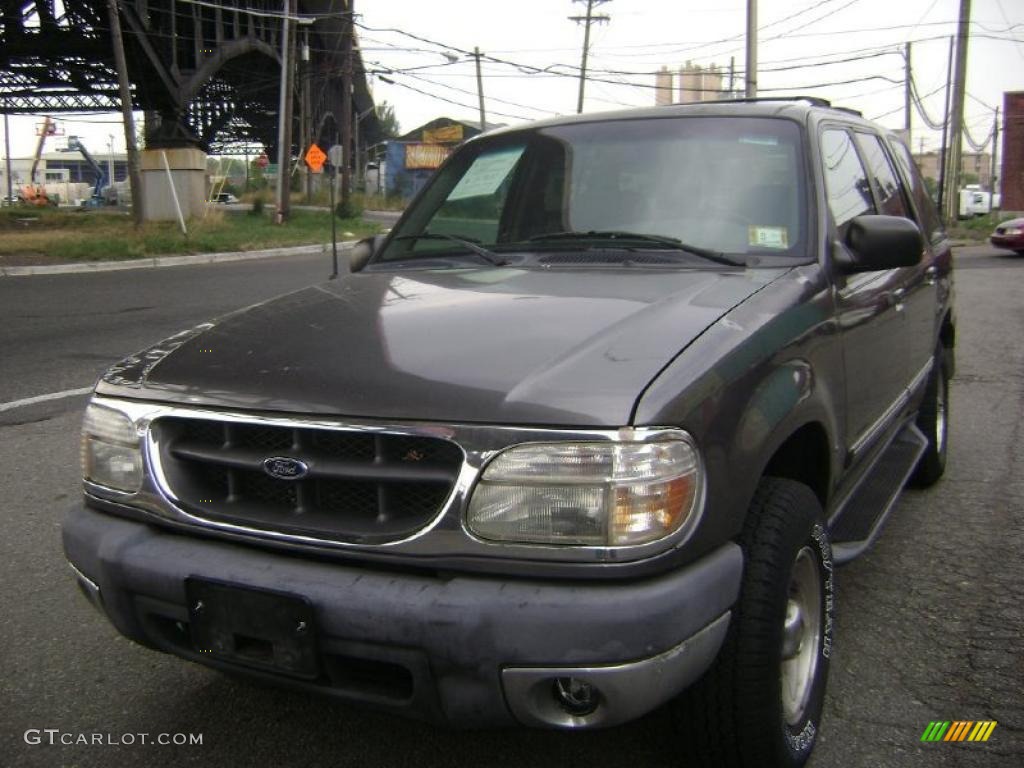 1999 Explorer XLT 4x4 - Medium Platinum Metallic / Medium Graphite Grey photo #2