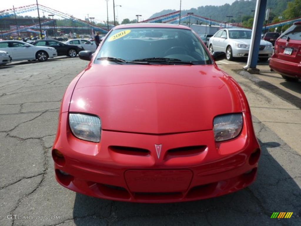2001 Sunfire GT Coupe - Bright Red / Graphite photo #4