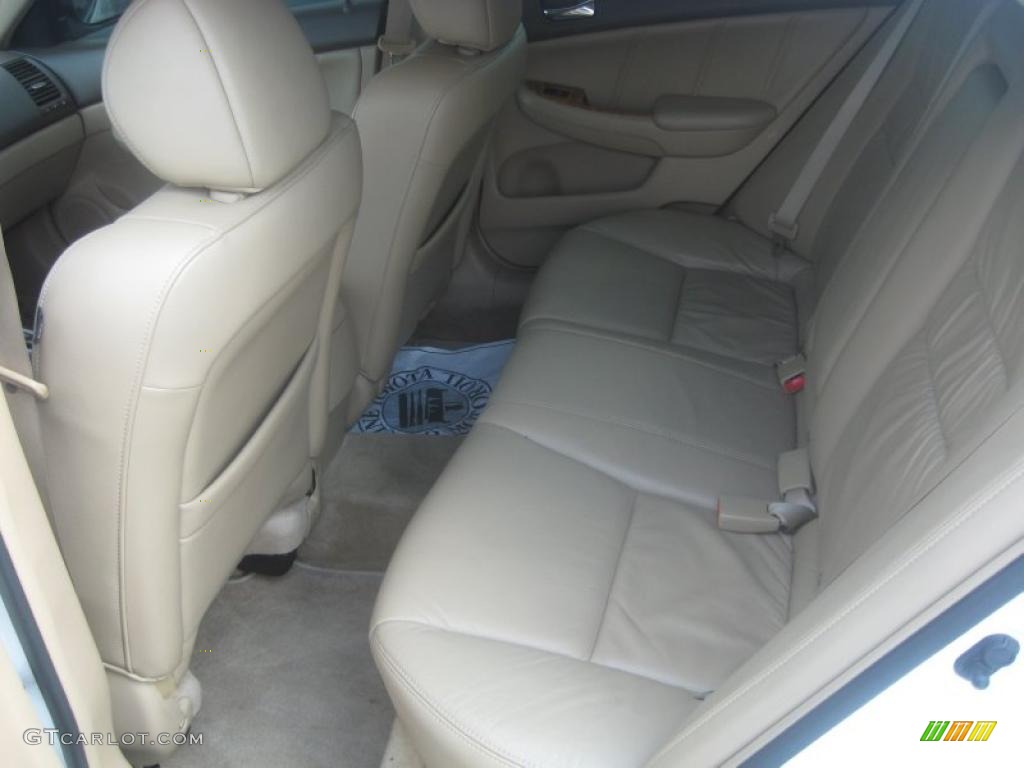 2005 Accord EX-L Sedan - Taffeta White / Ivory photo #16