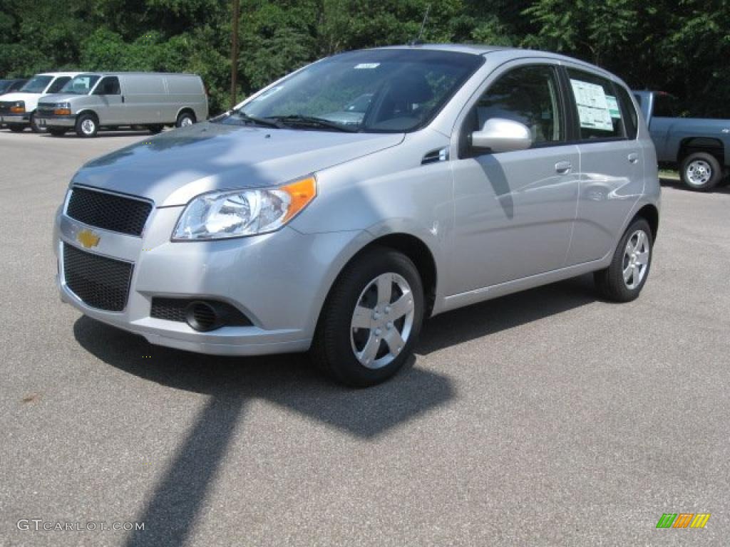 2010 Aveo Aveo5 LS - Cosmic Silver / Charcoal photo #1