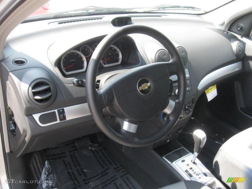 2010 Aveo Aveo5 LS - Cosmic Silver / Charcoal photo #11