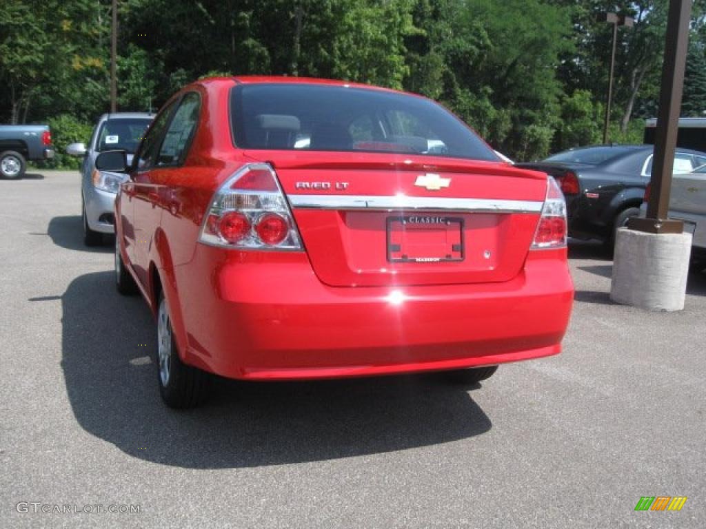 2010 Aveo LT Sedan - Victory Red / Charcoal photo #4