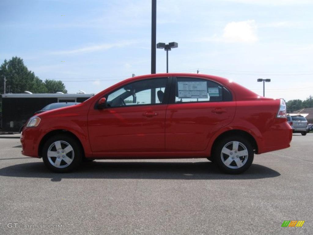 2010 Aveo LT Sedan - Victory Red / Charcoal photo #5