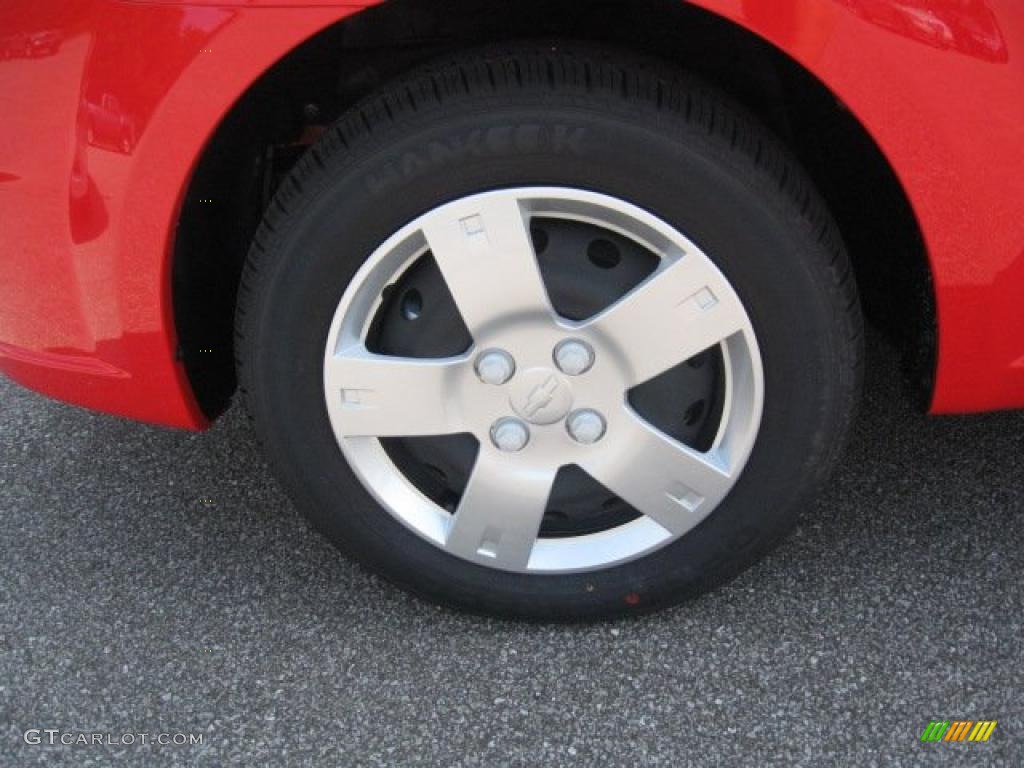 2010 Aveo LT Sedan - Victory Red / Charcoal photo #6