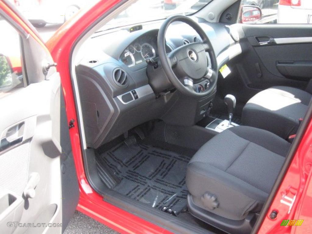 2010 Aveo LT Sedan - Victory Red / Charcoal photo #8
