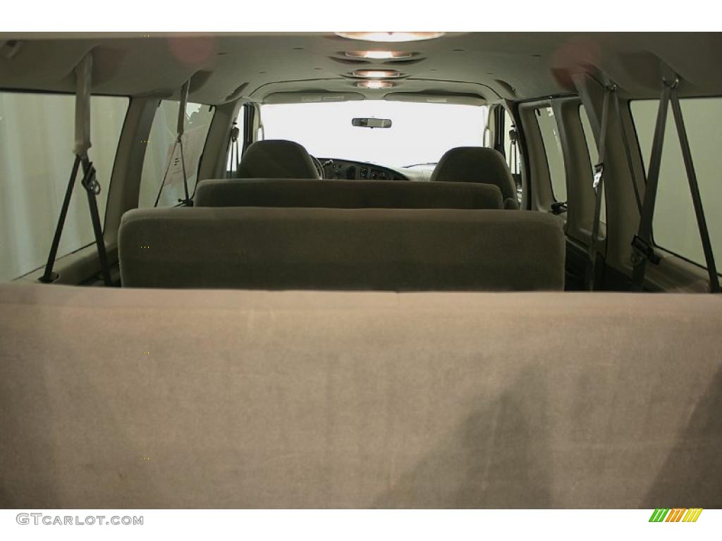 2007 E Series Van E350 Super Duty XLT Passenger - Oxford White / Medium Flint Grey photo #17