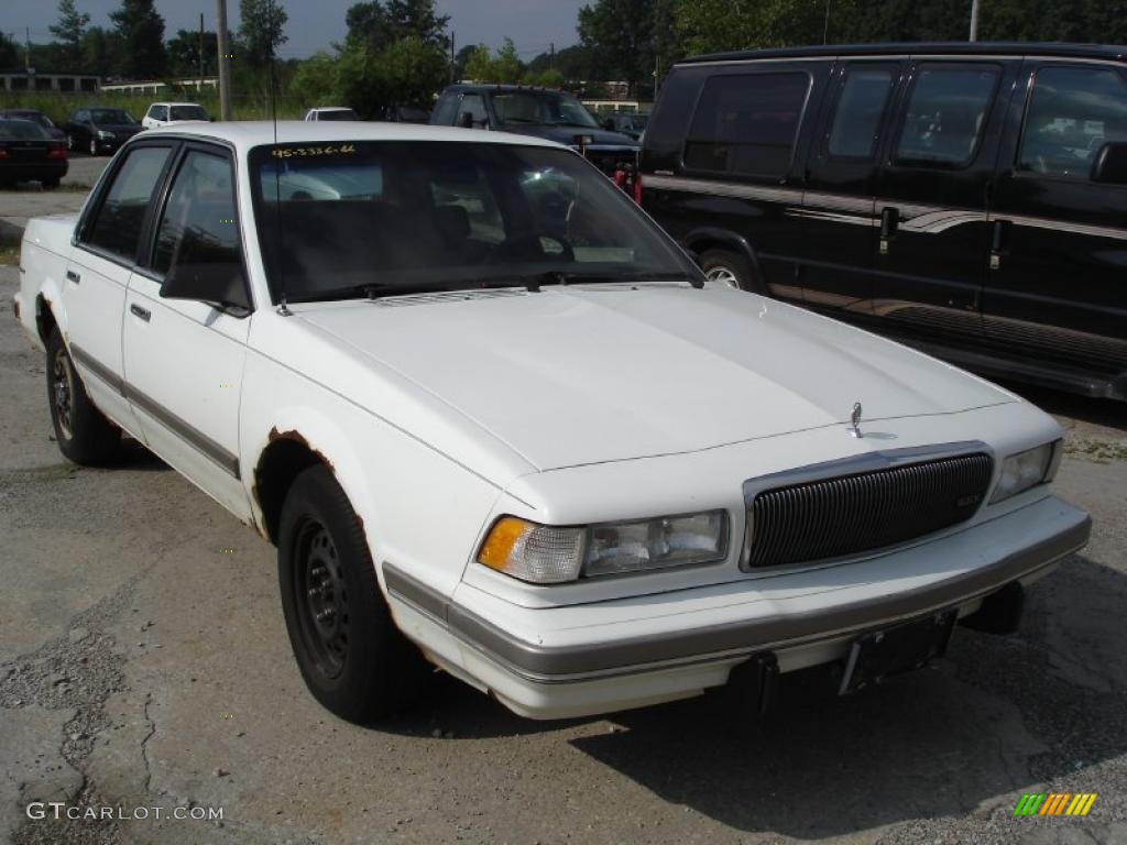 1995 Century Special Sedan - Bright White / Red photo #1
