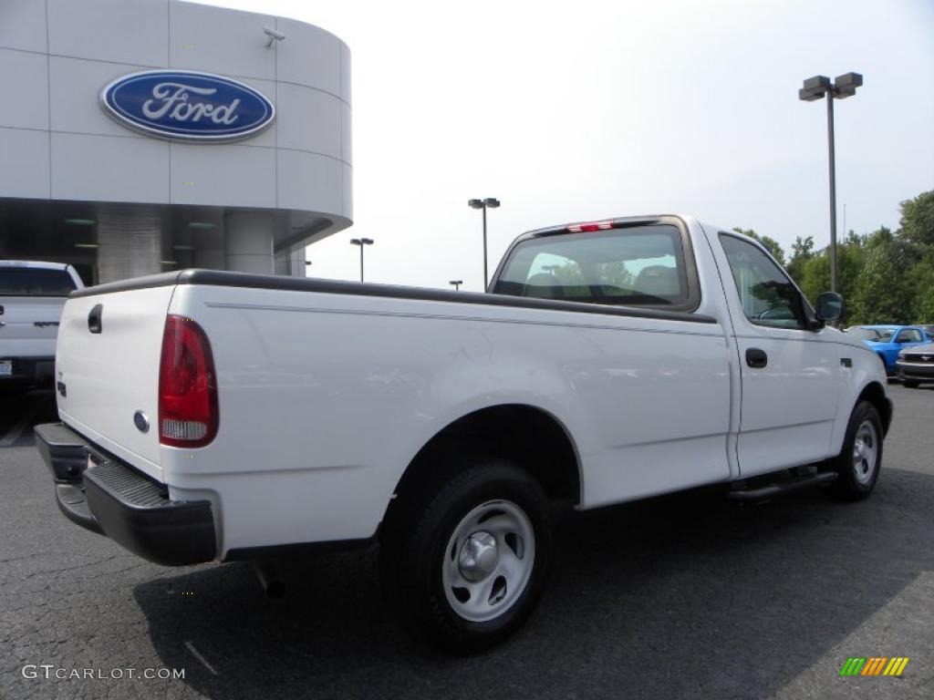 2004 F150 XL Heritage Regular Cab - Oxford White / Medium Graphite photo #3