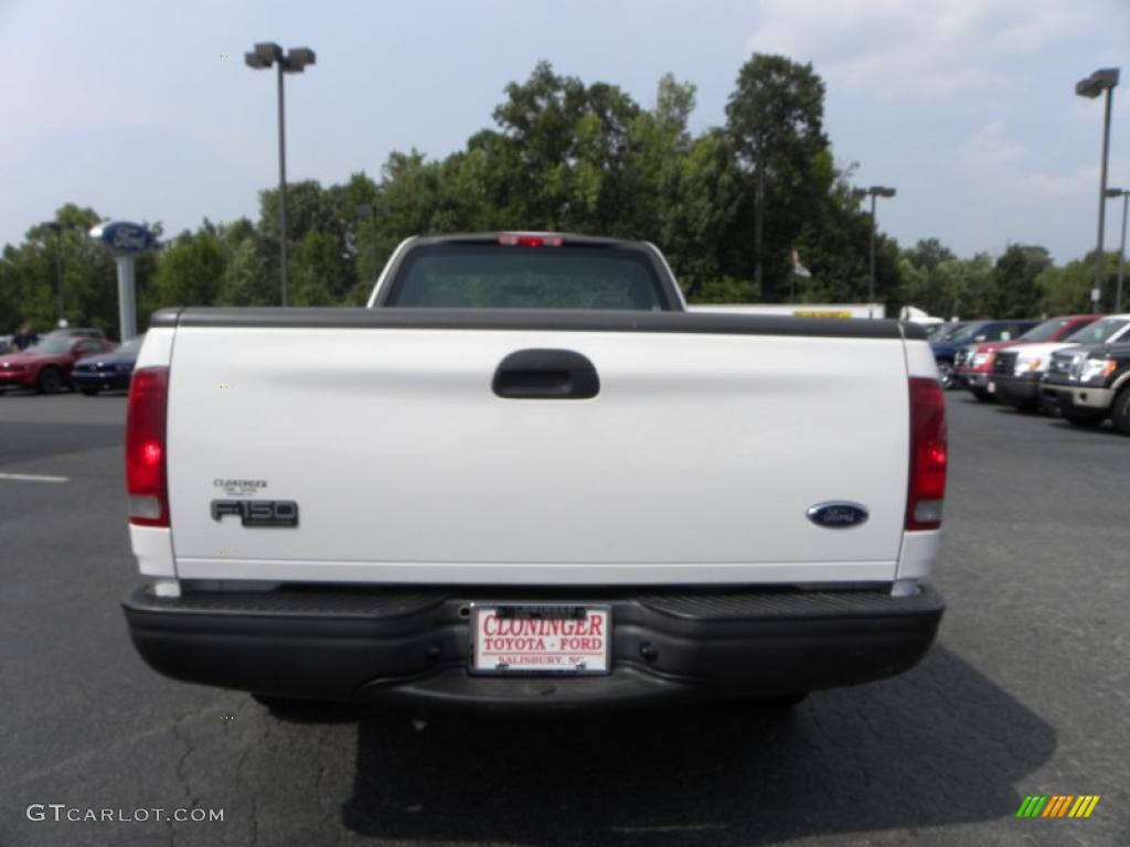 2004 F150 XL Heritage Regular Cab - Oxford White / Medium Graphite photo #4